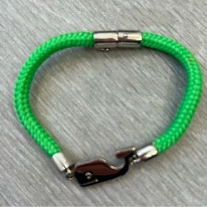 Vineyard Vines Green Cord Bracelet with Magnetic Closure